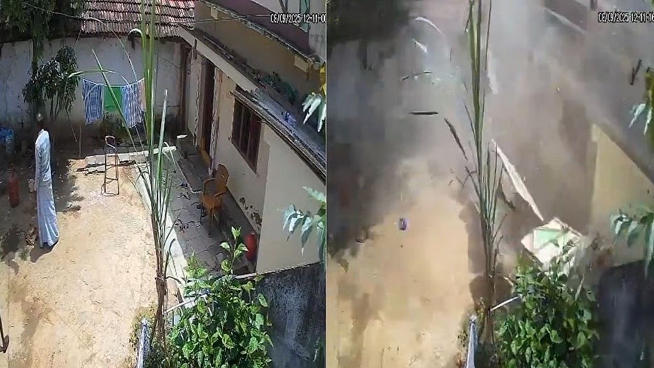 ತೆರೆದ ಚರಂಡಿ ಪಕ್ಕದಲ್ಲಿ ತಿಂಡಿ ತಿಂದ ಪುಟ್ಟ ಬಾಲಕ