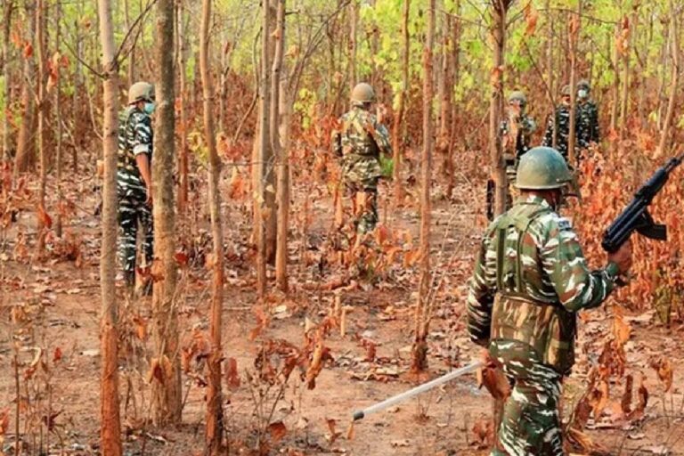 Maoists Killed: ಛತ್ತೀಸ್ಗಢದಲ್ಲಿ ಭದ್ರತಾ ಪಡೆಯ ಭರ್ಜರಿ ಬೇಟೆ; ಮೂವರು ಮಾವೋವಾದಿಗಳ ಹತ್ಯೆ