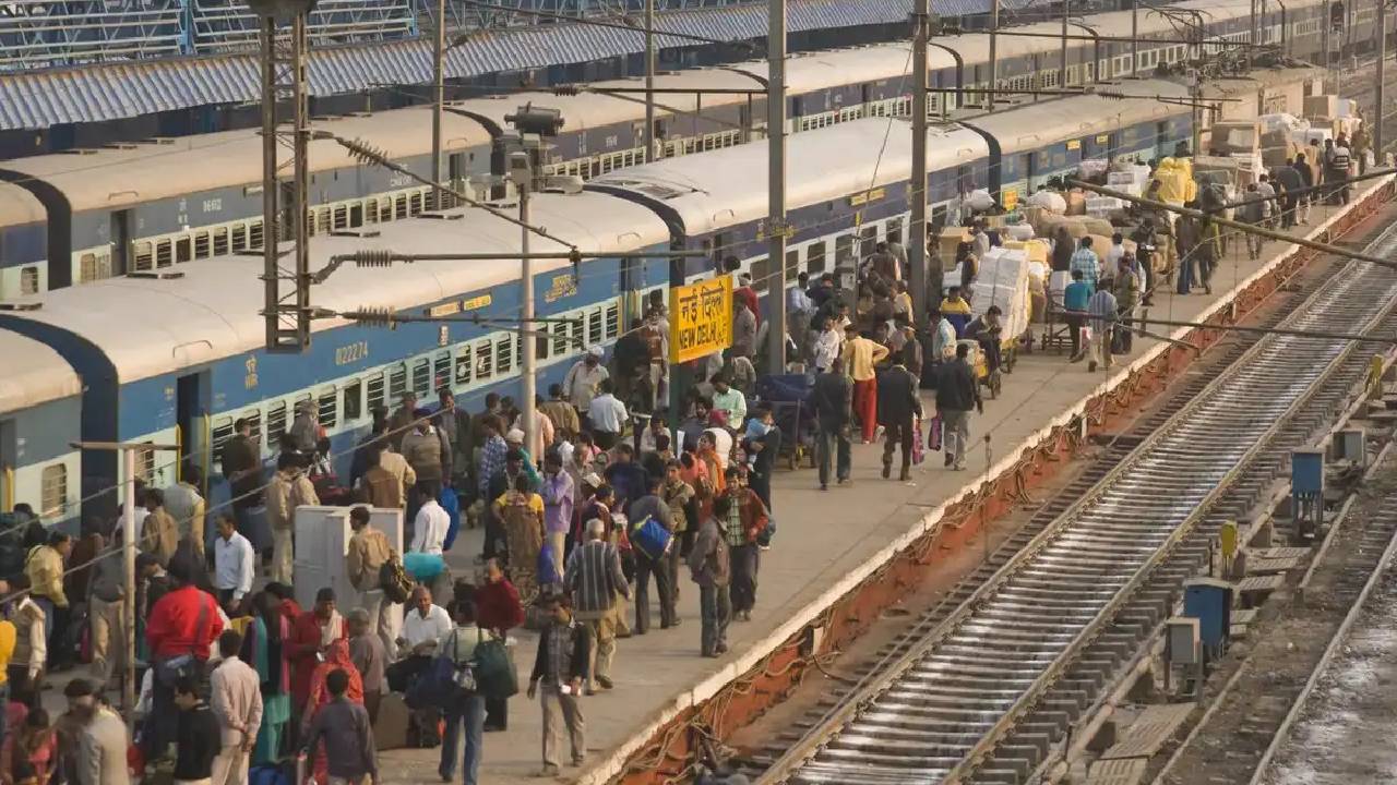 IndiGo Flights: ಇಂಡಿಗೋ ಸಮಸ್ಯೆಯಿಂದ ನರಳಿದ ಪ್ರಯಾಣಿಕರಿಗೆ ರೈಲ್ವೆ ಇಲಾಖೆ ರಿಲೀಫ್‌, 8 ವಿಶೇಷ ರೈಲು