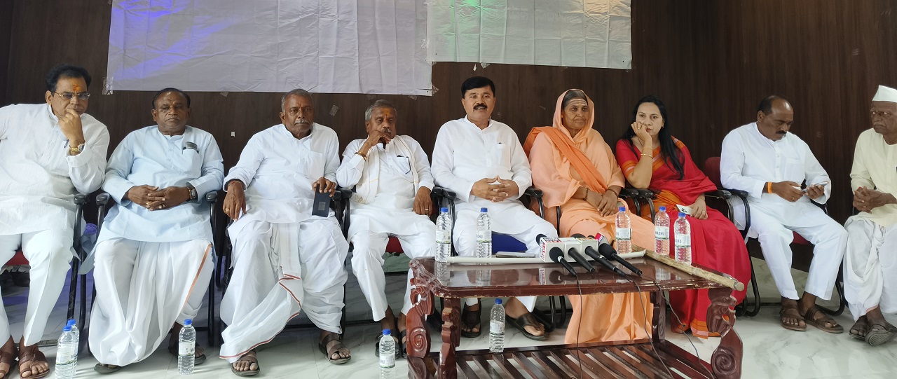 ಜಿಲ್ಲೆಯಲ್ಲಿ ಅಶಾಂತಿ ಹುಟ್ಟು ಹಾಕುತ್ತಿರುವ ದಯಾಸಾಗರ ಪಾಟೀಲ ಇವರಿಗೆ ಜಿಲ್ಲೆಯಿಂದ ಹೊರ ಹಾಕಲು ಆಗ್ರಹ: ಮಲ್ಲು ಲೋಣಿ