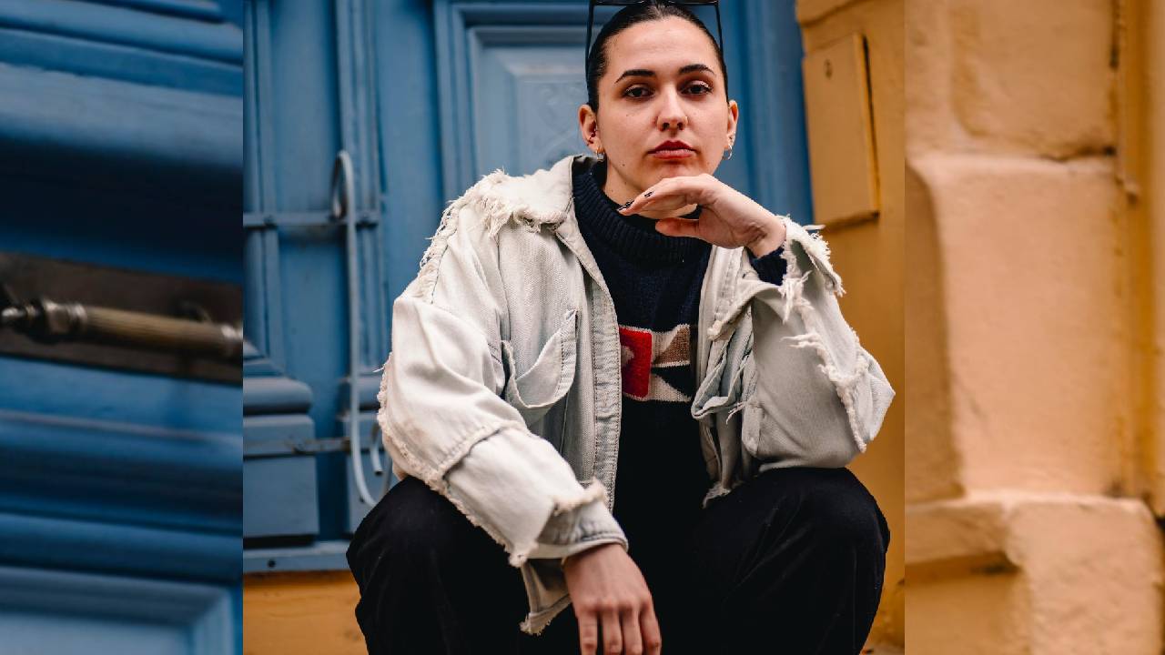 Winter Fashion 2025: ವಿಂಟರ್‌ನಲ್ಲಿ ಟೋರ್ನ್ ಡೆನಿಮ್ ಜಾಕೆಟ್‌ಗಳ ಹಂಗಾಮ - Image 5