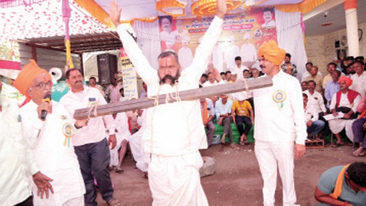 ಸಿದ್ದೇಶ್ವರ ಸನ್ನಿಧಿಯಲ್ಲಿ ಜಟ್ಟಿಗಳ ಶಕ್ತಿ ಪ್ರದರ್ಶನ