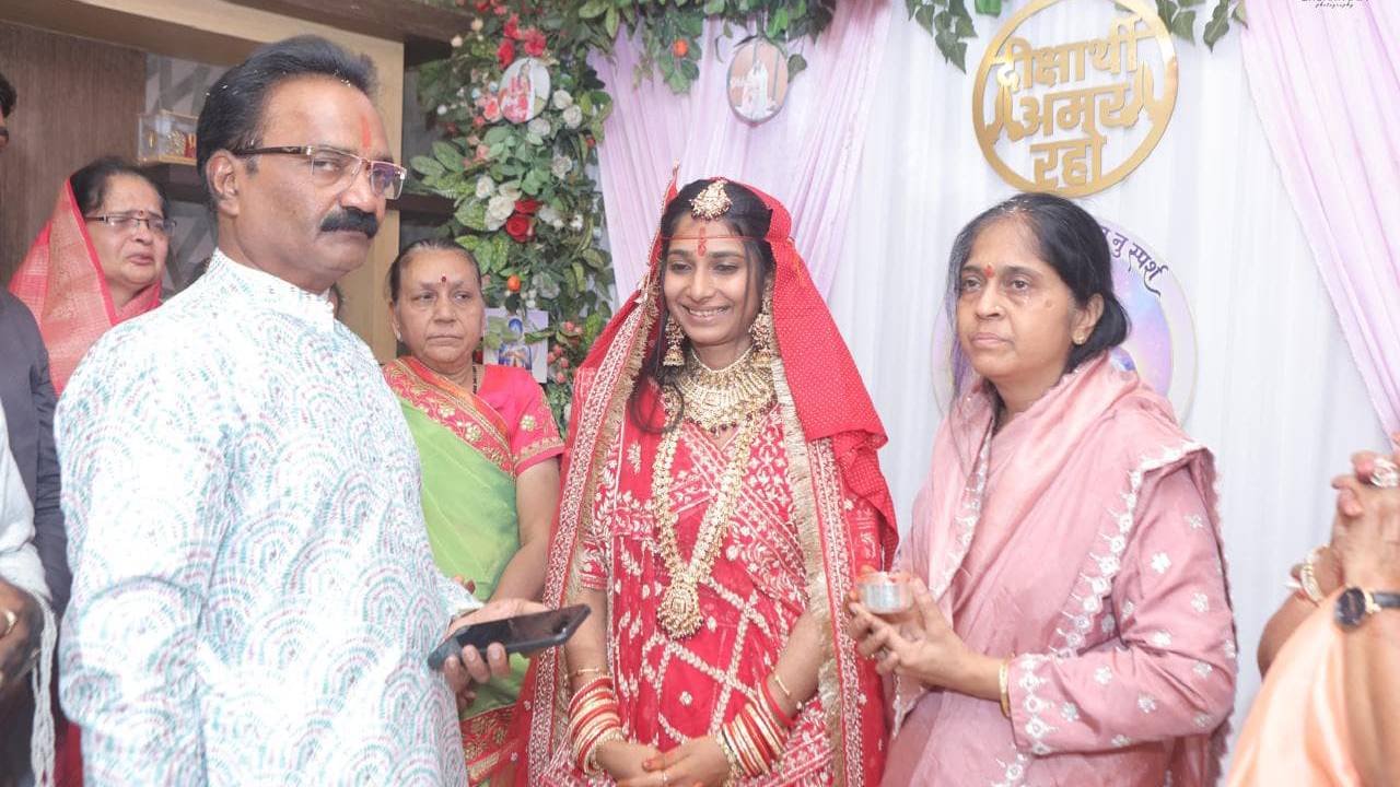 Davanagere news: ಕೋಟಿ ಮೌಲ್ಯದ ಆಸ್ತಿಪಾಸ್ತಿ ತೊರೆದು ಸನ್ಯಾಸ ಸ್ವೀಕರಿಸಿದ ಇಂಜಿನಿಯರಿಂಗ್‌ ವಿದ್ಯಾರ್ಥಿನಿ