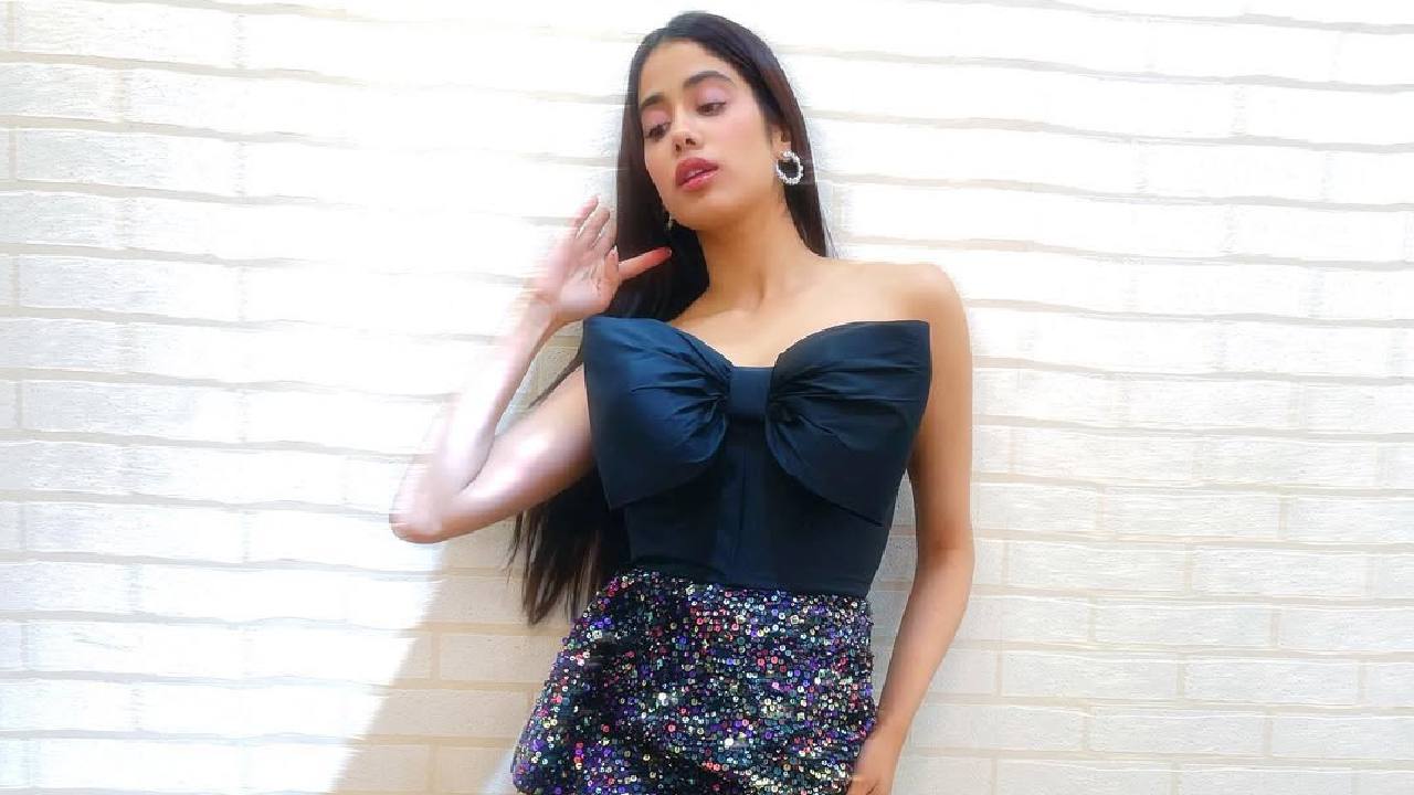 Bollywood Actress: ಬೋ ವಿನ್ಯಾಸದ ಸ್ಕರ್ಟ್ನಲ್ಲಿ ಮಿಂಚಿದ ಬಾಲಿವುಡ್ ನಟಿಯರು - Image 2