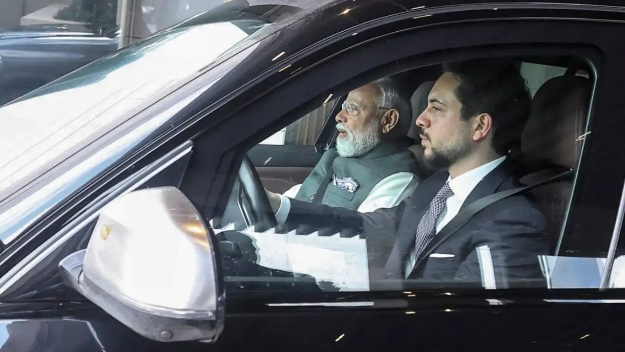 ಜೋರ್ಡಾನ್ ಯುವರಾಜನೊಂದಿಗೆ  ವಸ್ತು ಸಂಗ್ರಹಾಲಯಕ್ಕೆ ಪ್ರಧಾನಿ ಮೋದಿ ಭೇಟಿ