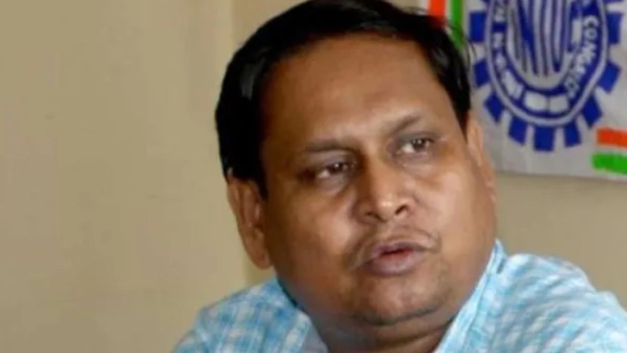 ಬಾಬರಿಯನ್ನು ಮುಟ್ಟುವುದು ಯಾರಿಂದಲೂ ಸಾಧ್ಯವಿಲ್ಲ