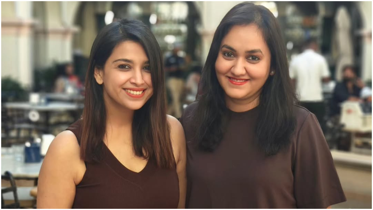 Photos: ಒಟ್ಟಿಗೆ ಕಾಣಿಸಿಕೊಂಡ 'ಕಾದಂಬರಿ' ಸೀರಿಯಲ್‌ ಸಹೋದರಿಯರು; ಗೆಳೆತನವನ್ನ ಸಂಭ್ರಮಿಸಿದ ನಟಿ ಶ್ವೇತಾ ಚಂಗಪ್ಪ - ಸಿಂಧು ಕಲ್ಯಾಣ್ - Image 2