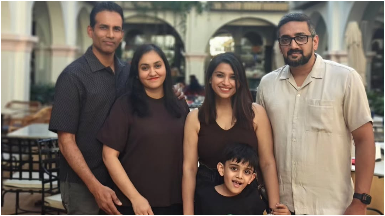 Photos: ಒಟ್ಟಿಗೆ ಕಾಣಿಸಿಕೊಂಡ 'ಕಾದಂಬರಿ' ಸೀರಿಯಲ್‌ ಸಹೋದರಿಯರು; ಗೆಳೆತನವನ್ನ ಸಂಭ್ರಮಿಸಿದ ನಟಿ ಶ್ವೇತಾ ಚಂಗಪ್ಪ - ಸಿಂಧು ಕಲ್ಯಾಣ್ - Image 4