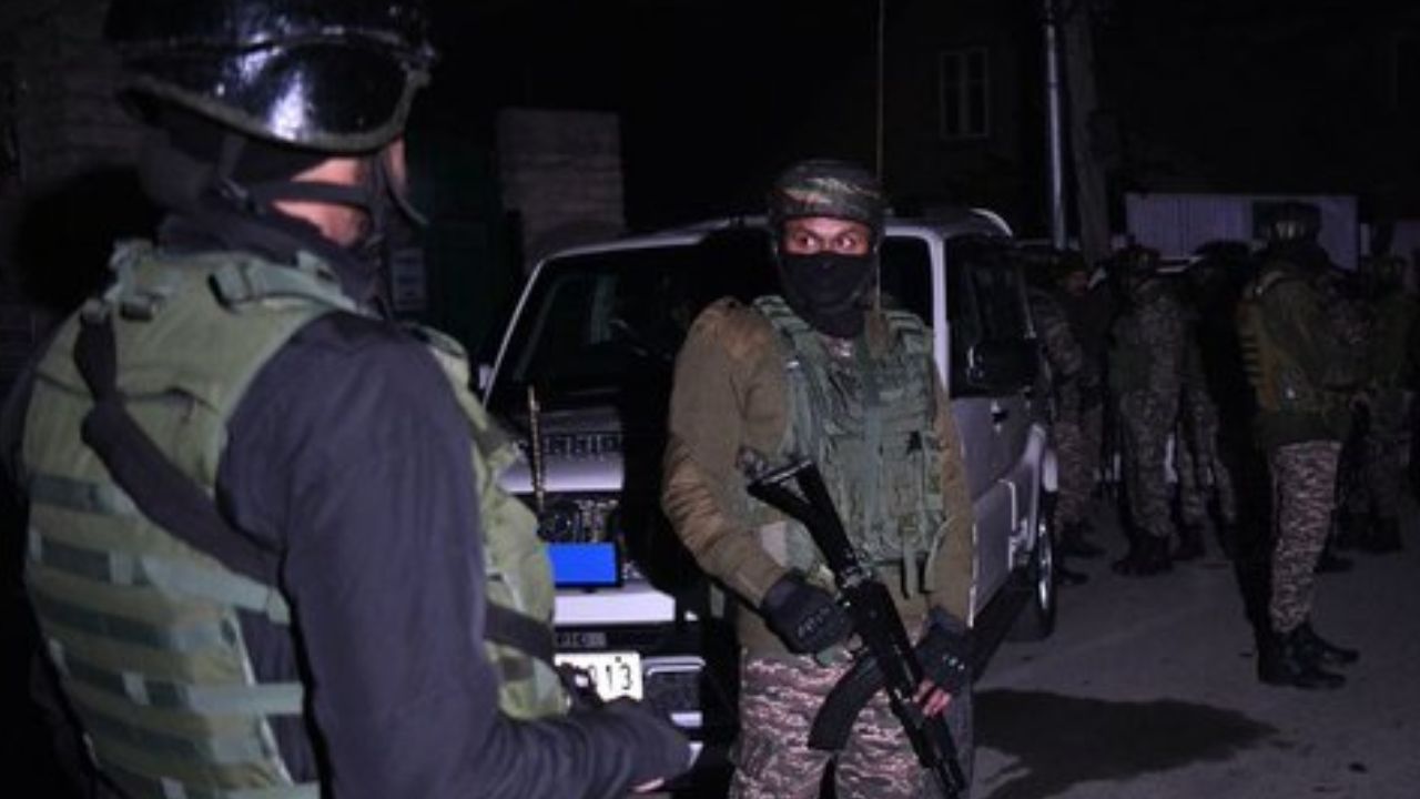 ಶಂಕಿತ ಭಯೋತ್ಪಾದಕರಿಗಾಗಿ ತೀವ್ರ ಶೋಧ