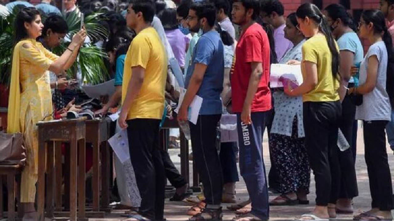 IndiGo Flights: ಇಂಡಿಗೋ ವಿಮಾನ ಹಾರಾಟ ವ್ಯತ್ಯಯ: ಪಿಜಿ ನೀಟ್‌ ಪರೀಕ್ಷೆ ಮುಂದೂಡಿಕೆ