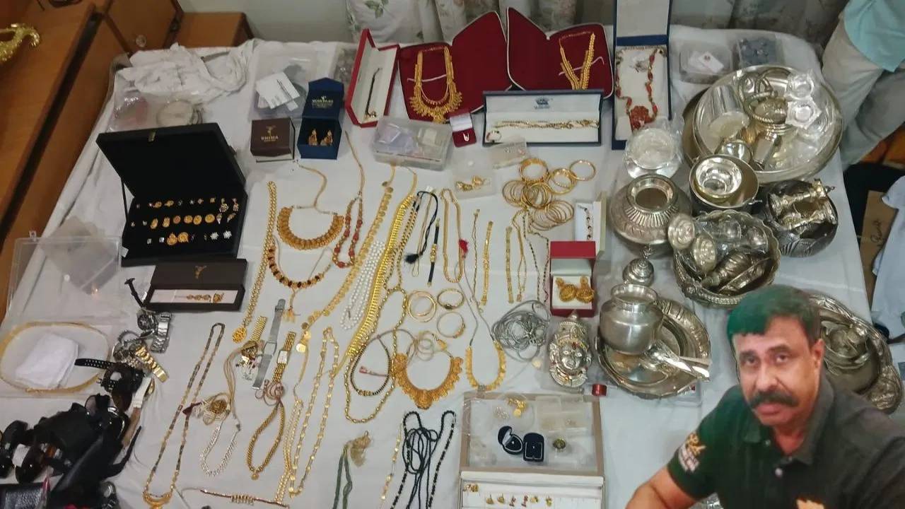 Lokayukta Raid: ಉಡುಪಿ ಅಬಕಾರಿ ಡಿಸಿ ಮೇಲೆ ಲೋಕಾಯುಕ್ತ ದಾಳಿ: 6 ಮನೆ, 11 ನಿವೇಶನ, ಕೋಟಿ ಕೋಟಿ ಅಕ್ರಮ ಆಸ್ತಿ ಪತ್ತೆ!