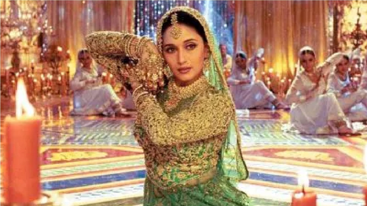 Madhuri Dixit: 58ರ ವಸಂತಕ್ಕೆ ಕಾಲಿಟ್ಟ ಧಕ್ ಧಕ್ ಬೆಡಗಿ ಮಾಧುರಿ ದೀಕ್ಷಿತ್ - Image 2