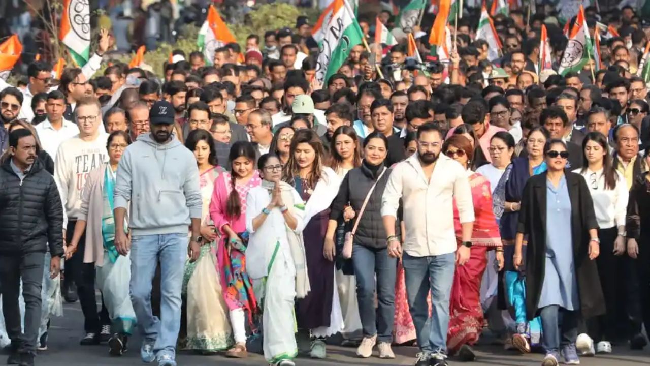 ಇಡಿ ದಾಳಿ ವಿರೋಧಿಸಿ ಪಶ್ಚಿಮ ಬಂಗಾಳದಲ್ಲಿ ತೀವ್ರ ಪ್ರತಿಭಟನೆ