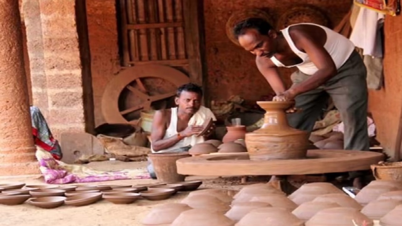 ಕುಂಬಾರನಿಗೆ ವರುಷ, ದೊಣ್ಣೆಗೆ ನಿಮಿಷ...