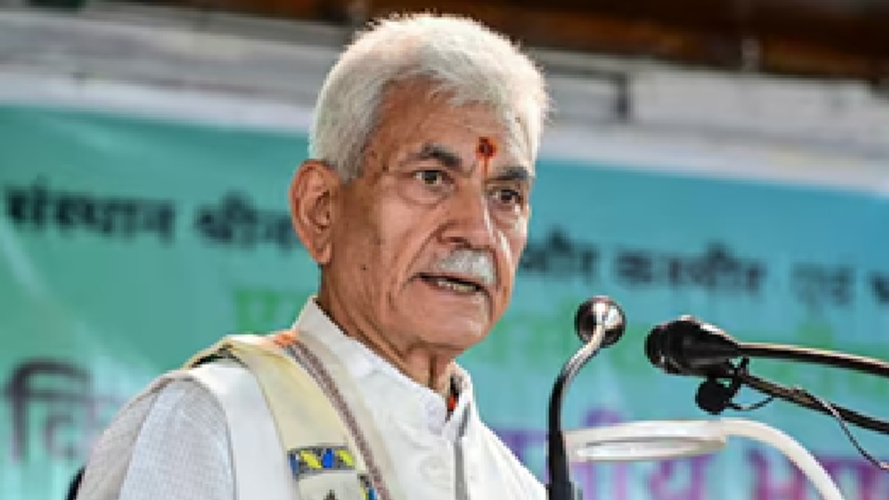 ಉಗ್ರರ ಜೊತೆ ಸಂಪರ್ಕ- ಇಬ್ಬರು ಸರ್ಕಾರಿ ನೌಕರರು ವಜಾ