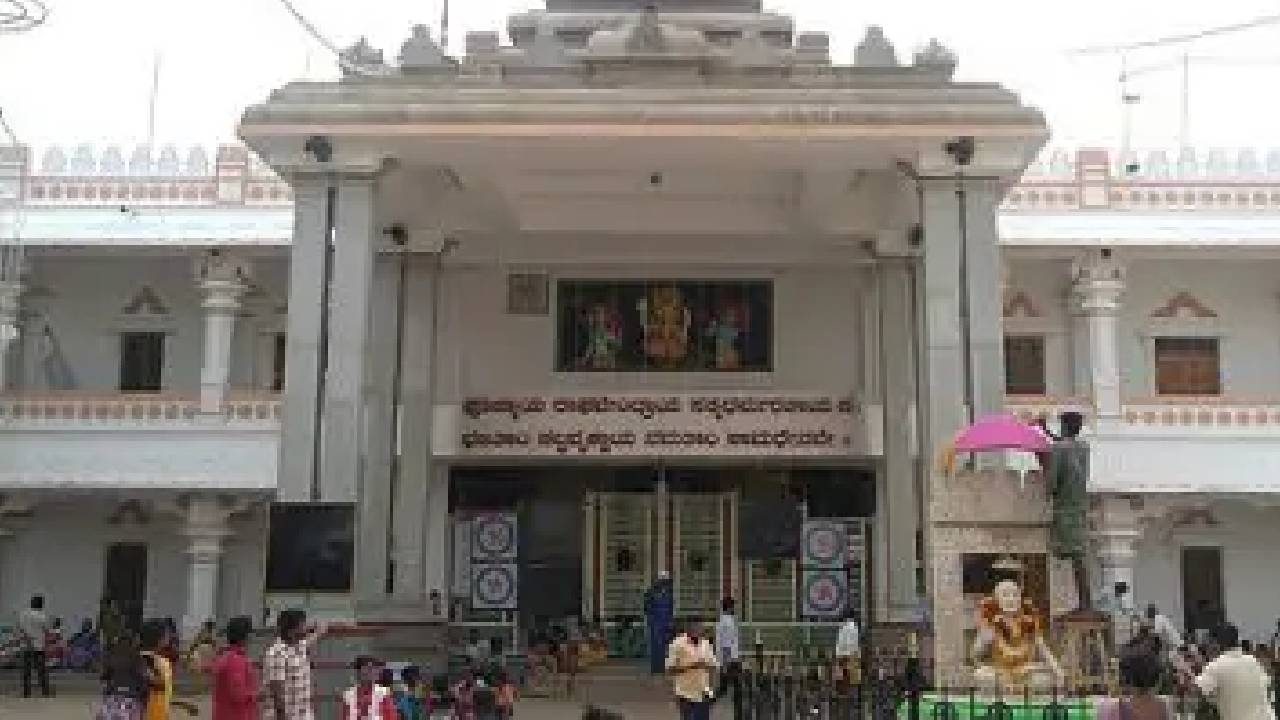 ಮಂತ್ರಾಲಯದಲ್ಲಿ ಕನ್ನಡ ಭಾಷೆಯ ಬರಹಕ್ಕೆ ತೆಲುಗರ ವಿರೋಧ