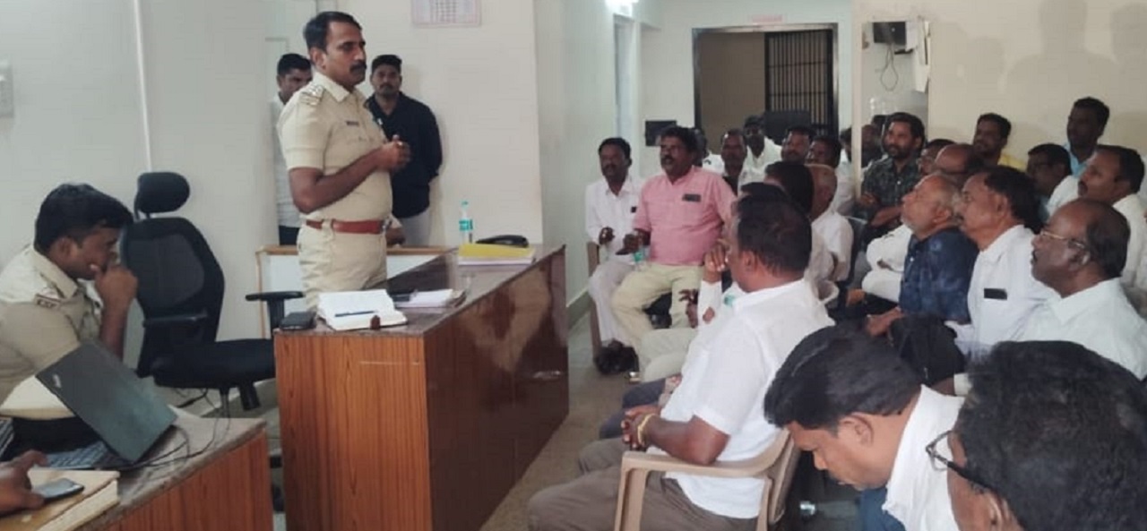 ಗೌರಿಬಿದನೂರು ಗ್ರಾಮಾಂತರ ಠಾಣೆಯಲ್ಲಿ ದಲಿತರ ಕುಂದುಕೊರತೆ ಸಭೆ