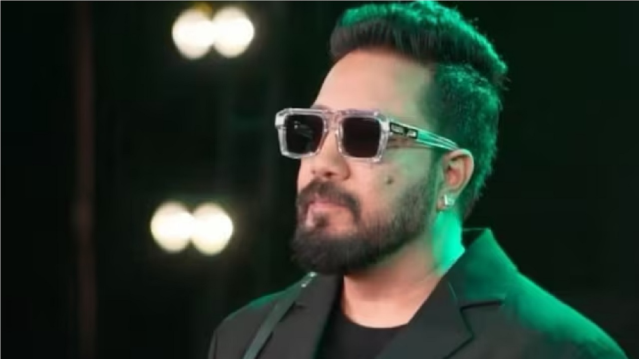 Mika Singh: ಎರಡು ಪೆಗ್ ಹಾಕಿದ ಬಳಿಕ ಸಲ್ಮಾನ್ ಖಾನ್ ಬದಲಾಗುತ್ತಾರೆ... ಸೀಕ್ರೆಟ್ ಬಿಚ್ಚಿಟ್ಟ ಮಿಕಾ ಸಿಂಗ್! - Image 2