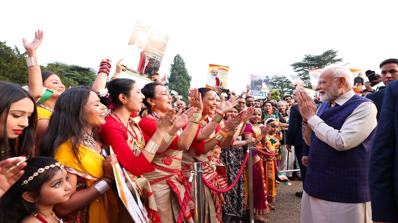 PM Modi: ಪ್ರಧಾನಿ ಮೋದಿಗೆ ಭಾರತೀಯ ಸಮುದಾಯದಿಂದ ಲಂಡನ್‌ನಲ್ಲಿ ಭವ್ಯ ಸ್ವಾಗತ