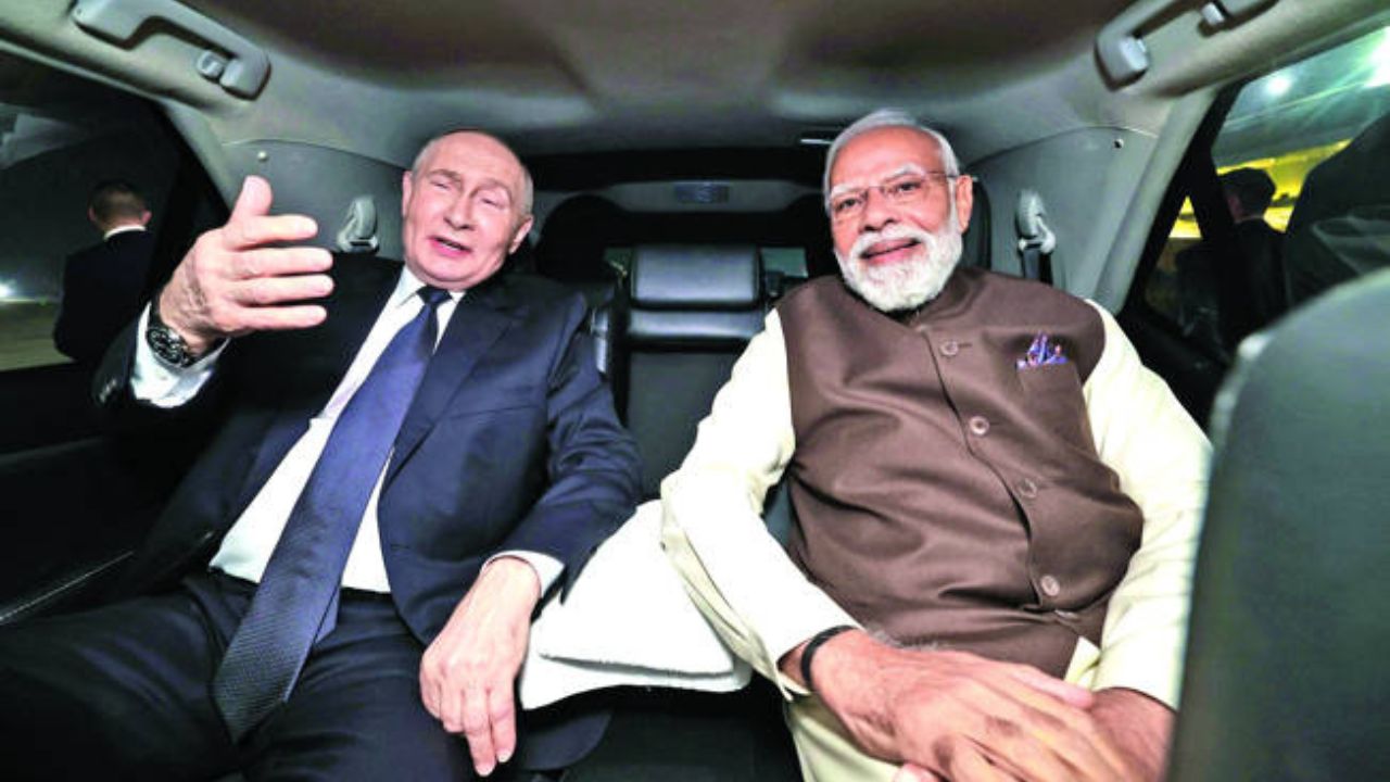 ಪುಟಿನ್ ಜತೆಗಿನ ಪ್ರಧಾನಿ ಮೋದಿ ಫೋಟೊಗೆ ಬಹುಪರಾಕ್