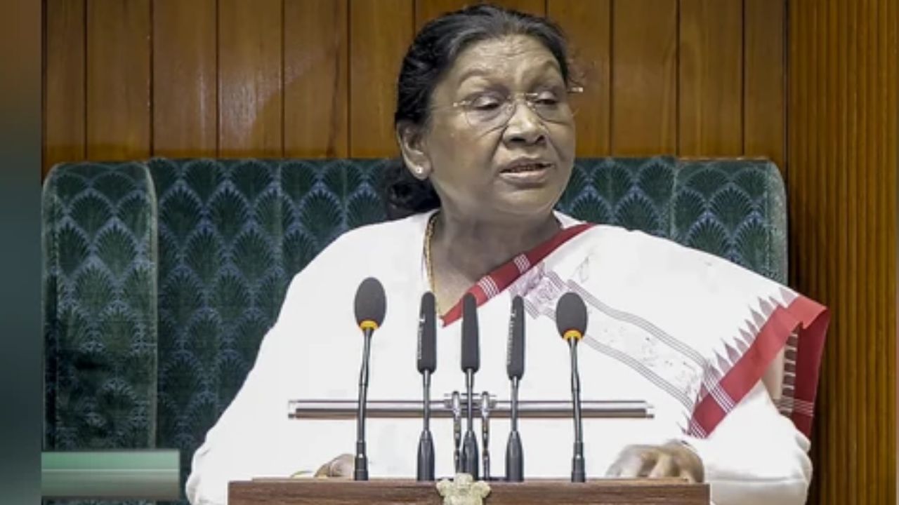 ಜಿ ರಾಮ್ ಜಿ ಕಾಯ್ದೆ ವಿರೋಧಿಸಿ ವಿರೋಧ ಪಕ್ಷದ ಸದಸ್ಯರಿಂದ ಪ್ರತಿಭಟನೆ