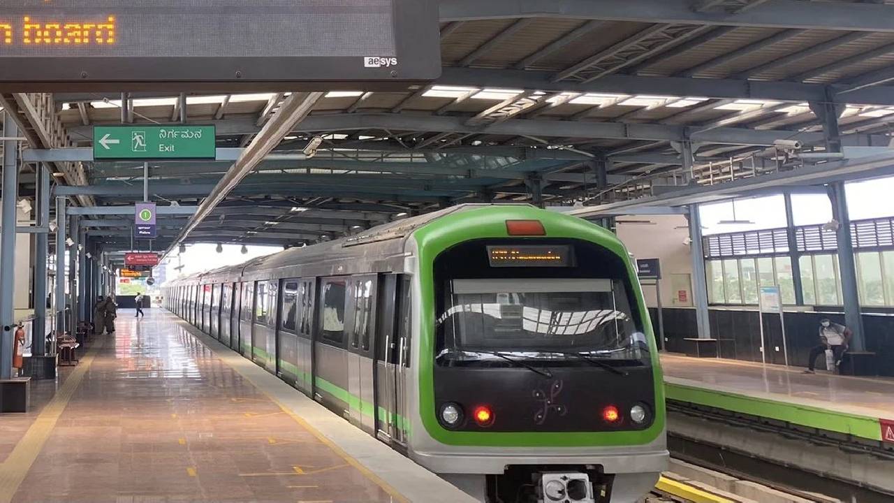 Namma Metro: ನಮ್ಮ ಮೆಟ್ರೋ ನಿಲ್ದಾಣದಲ್ಲಿ ಹಳಿಗೆ ಜಿಗಿದು ವ್ಯಕ್ತಿ ಆತ್ಮಹತ್ಯೆ ಯತ್ನ
