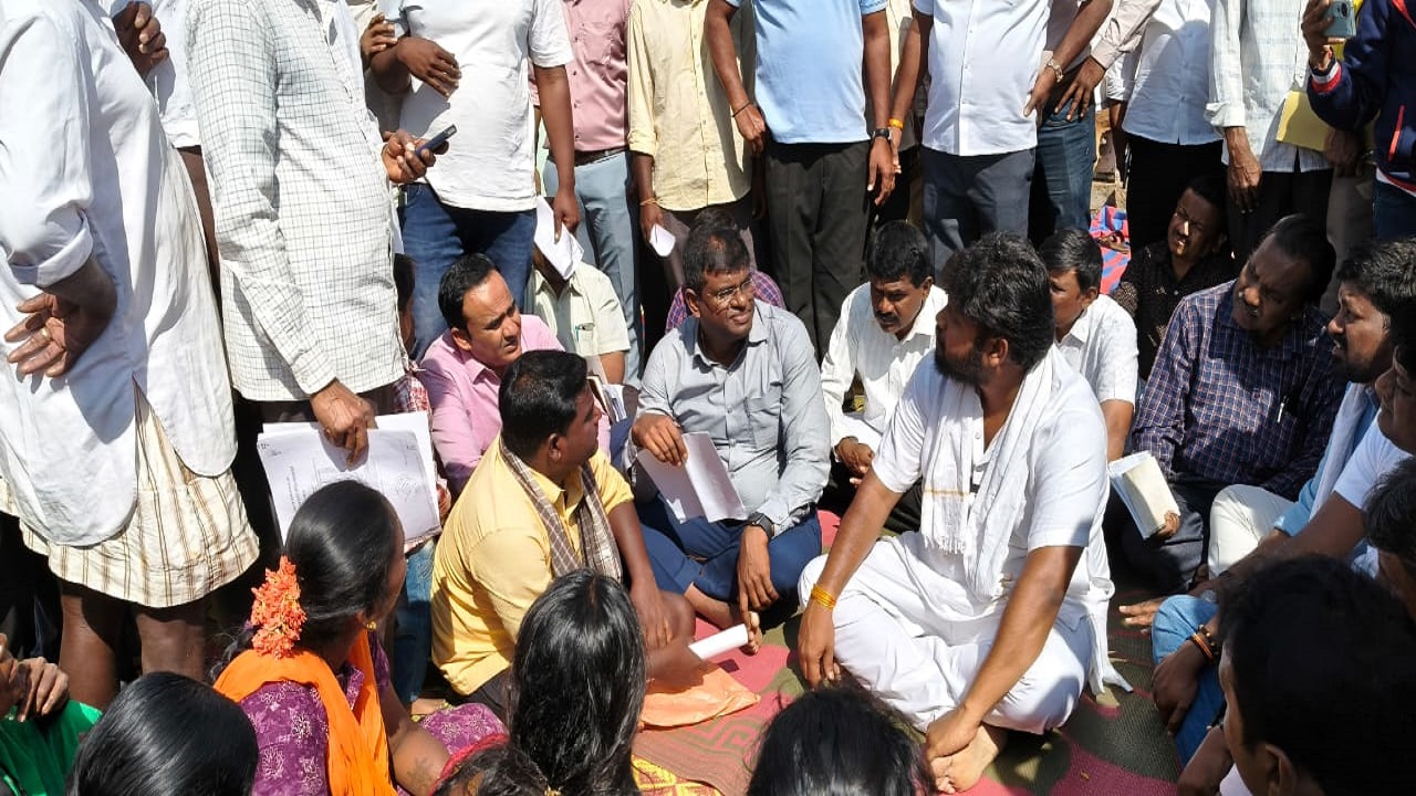 ಮೈಕ್ರೋ ಫೈನಾನ್ಸ್ ಹಾವಳಿಯಿಂದ ಕಾಪಾಡಿ: ಶಾಸಕರ ಬಳಿ ಮಹಿಳೆಯರ ಅಳಲು