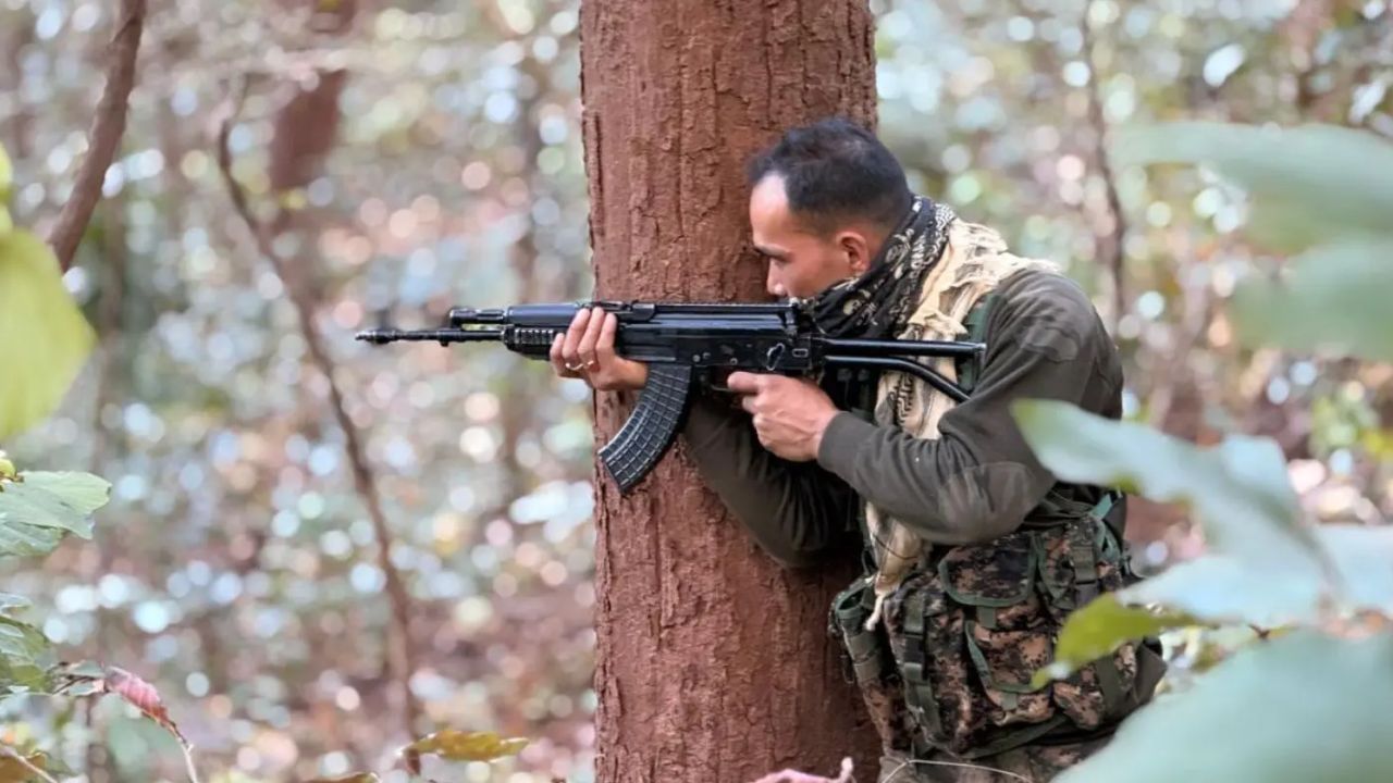 ಐವರು ಮಹಿಳೆಯರು ಸೇರಿದಂತೆ 17 ಮಾವೋವಾದಿಗಳ ಹತ್ಯೆ