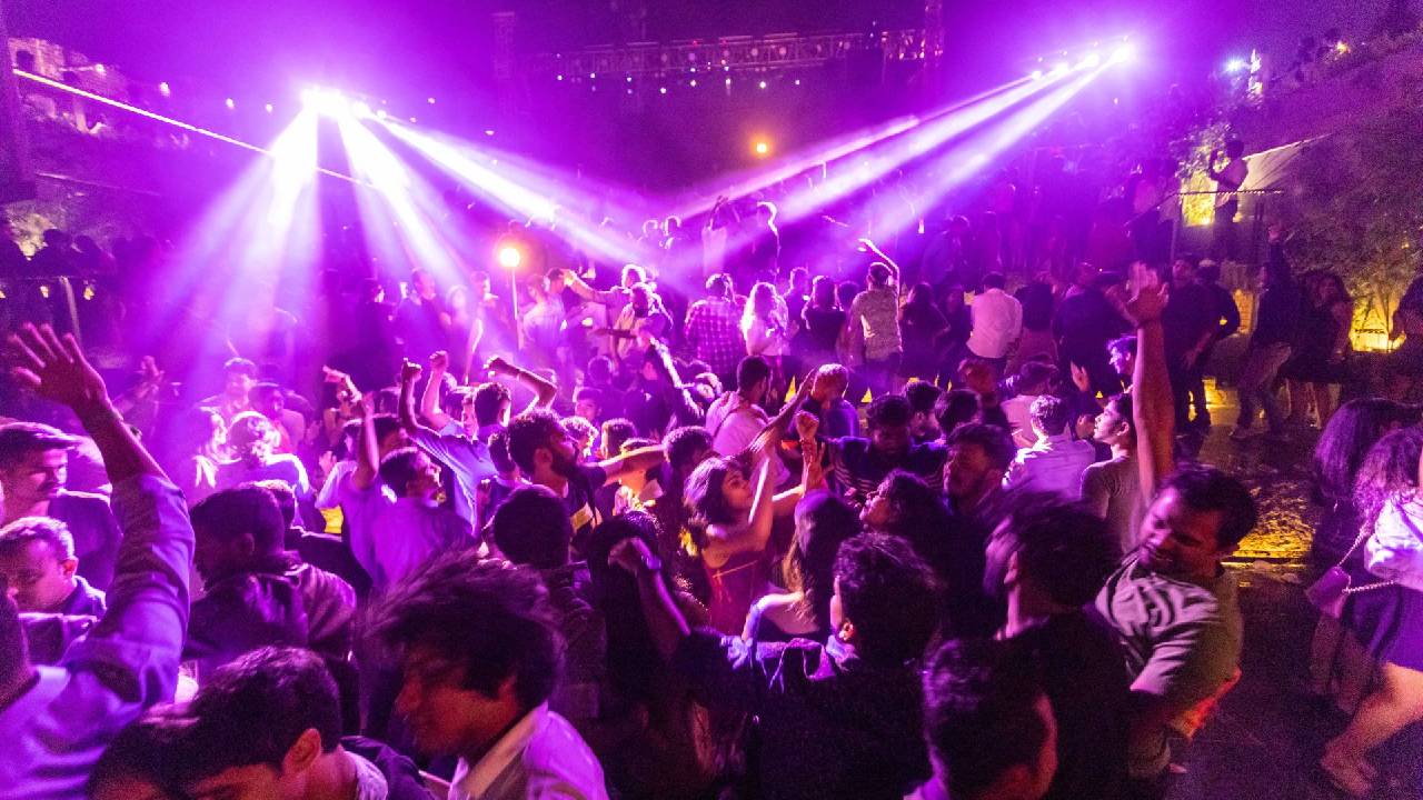 New year celebration 2027: ಗೋವಾ ಪಬ್‌ ದುರಂತ ಹಿನ್ನೆಲೆ, ಬೆಂಗಳೂರಿನಲ್ಲಿ ಹೊಸ ವರ್ಷಾಚರಣೆಗೆ ಕಠಿಣ ರೂಲ್ಸ್‌, ಏನೇನು ಇಲ್ಲಿ ತಿಳ್ಕೊಳ್ಳಿ