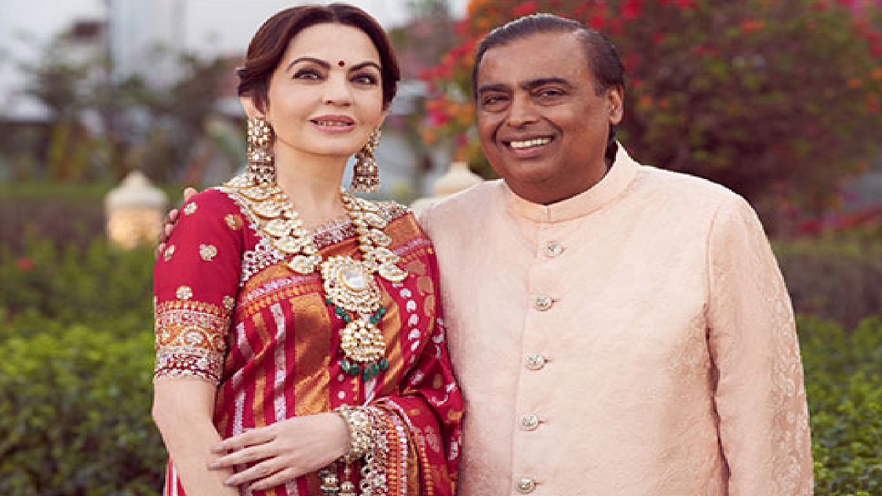 Nita Ambani: ಬನಾರಸಿ ಸೀರೆಯಲ್ಲಿ ನೀತಾ ಅಂಬಾನಿ ಮೋಡಿ - Image 8