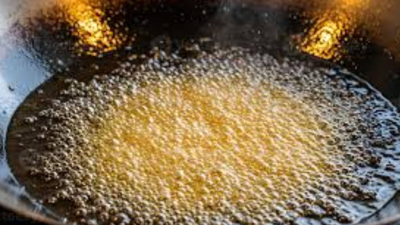 ಮಕ್ಕಳ ಮೇಲೆ ಕುದಿಯುವ ಎಣ್ಣೆ ಸುರಿದ ದುಷ್ಕರ್ಮಿ