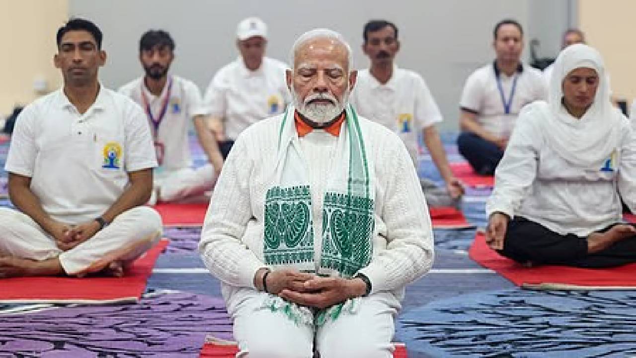 ಯೋಗ ಎಲ್ಲರಿಗಾಗಿ: ವಿಶಾಖಪಟ್ಟಣದಲ್ಲಿ ಪಿಎಂ ನರೇಂದ್ರ ಮೋದಿ