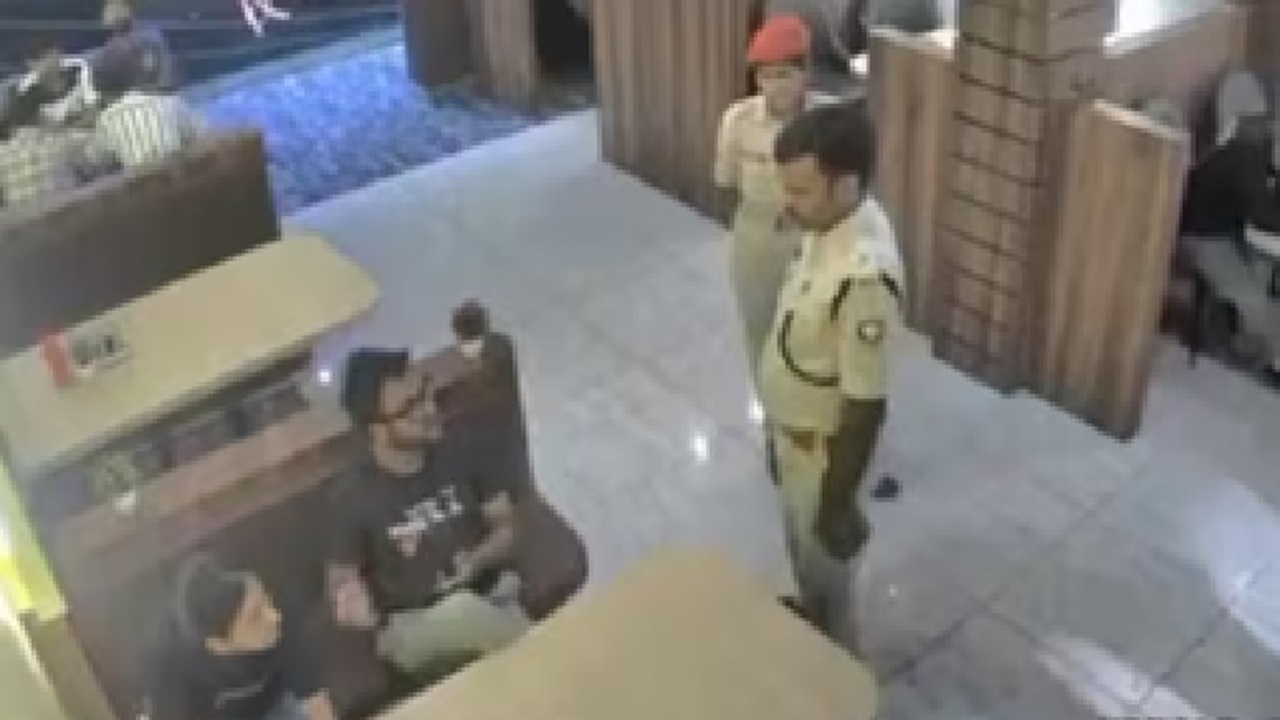 ಅಣ್ಣ-ತಂಗಿ ಮೇಲೆ ಪೊಲೀಸ್ ದರ್ಪವನ್ನೊಮ್ಮೆ ನೋಡಿ