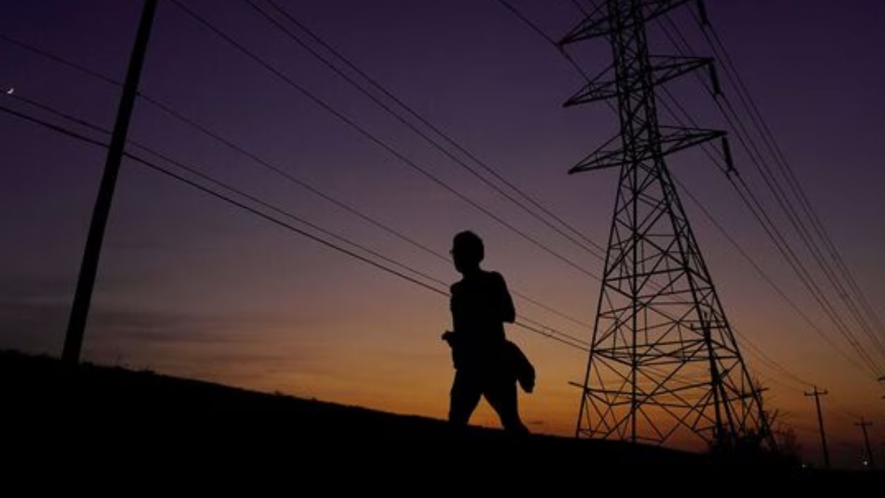 Bengaluru Power Cut: ಡಿ.30ರಂದು ಬೆಂಗಳೂರಿನ ಈ ಪ್ರದೇಶಗಳಲ್ಲಿ ವಿದ್ಯುತ್‌ ವ್ಯತ್ಯಯ