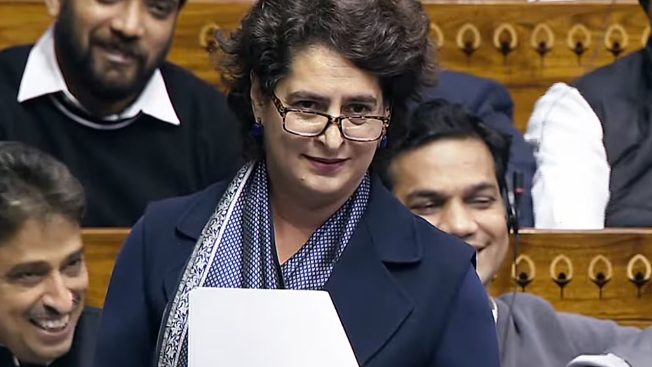 ಸದನದಲ್ಲಿ ವಿರೋಧ ಪಕ್ಷ ಮುನ್ನಡೆಸುತ್ತಿರುವ ಪ್ರಿಯಾಂಕಾ ಗಾಂಧಿ