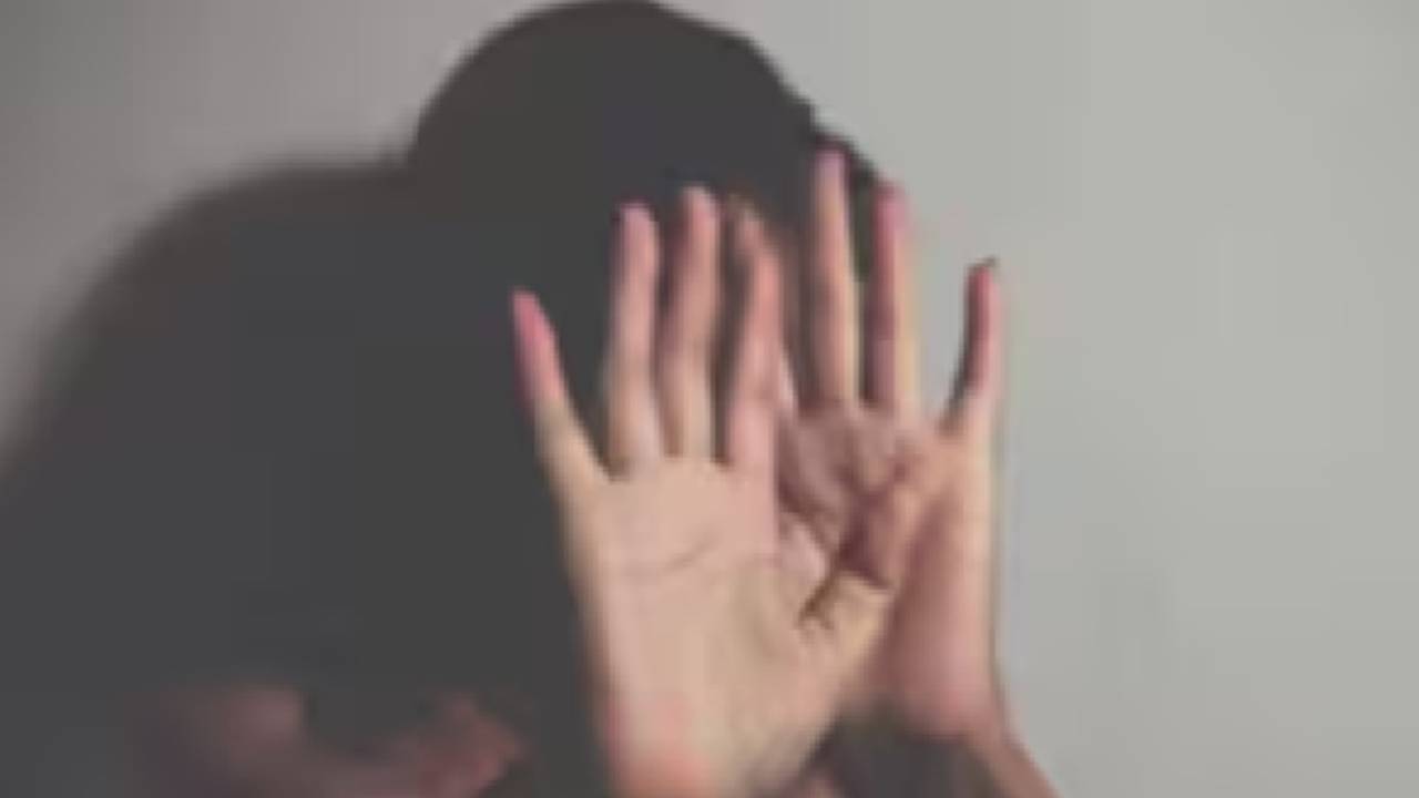 ಪ್ರವಾಸಿ ಮಹಿಳೆಗೆ ಲೈಂಗಿಕ ಕಿರುಕುಳ; ಈ ವಿಡಿಯೊ ನೋಡಿ