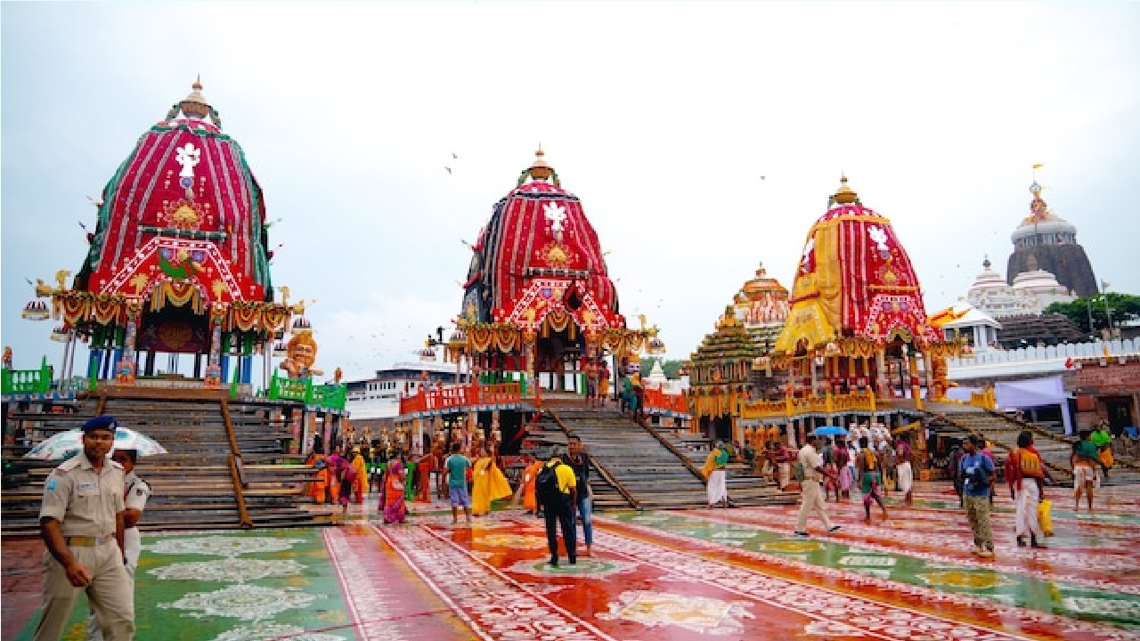 Puri Jagannath Rath Yatra: ಲಕ್ಷಾಂತರ ಭಕ್ತರ ಸಮ್ಮುಖದಲ್ಲಿ ಅದ್ಧೂರಿ ಜಗನ್ನಾಥನ ರಥಯಾತ್ರೆ - Image 4