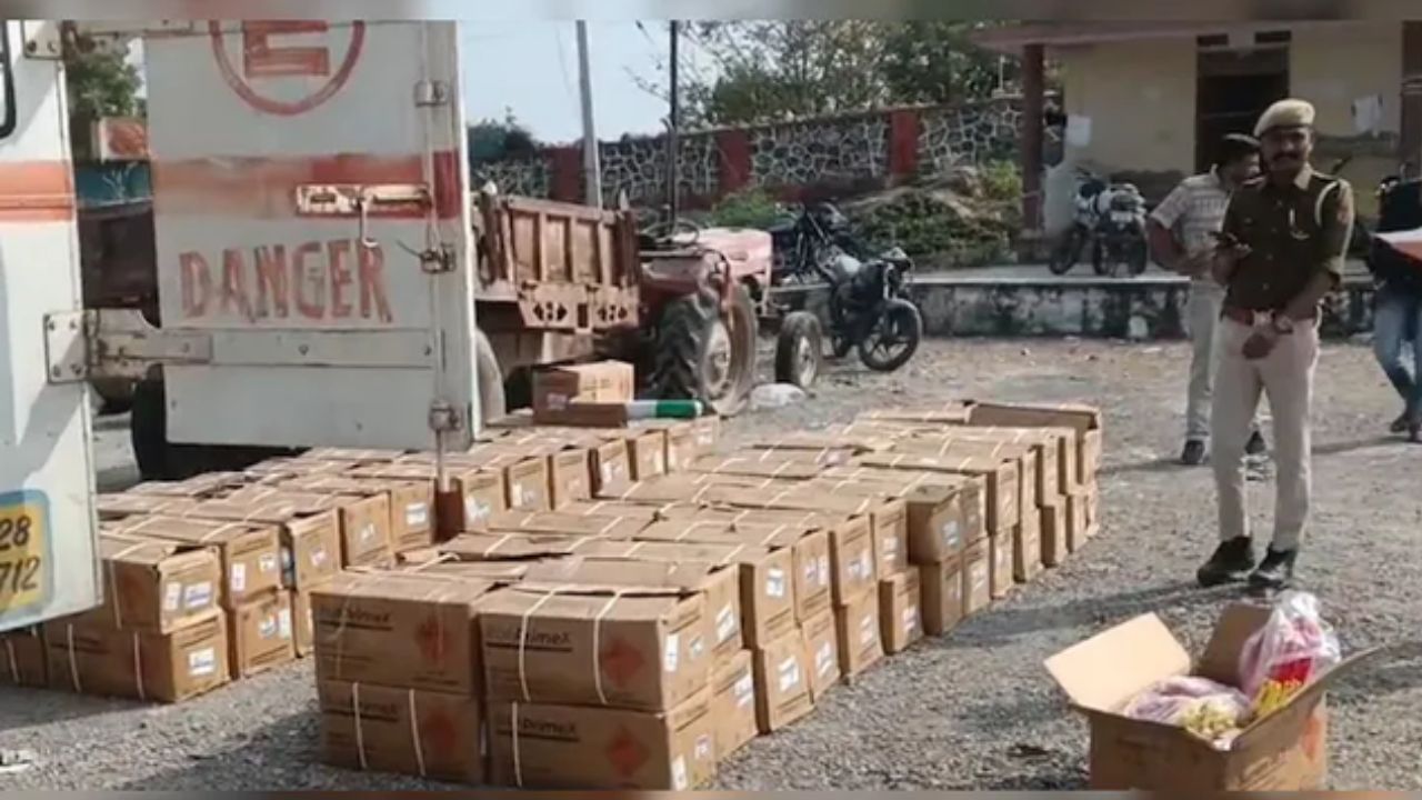 109 ಪೆಟ್ಟಿಗೆ ಸ್ಫೋಟಕ ಸಾಗಿಸುತ್ತಿದ್ದ ಟ್ರಕ್