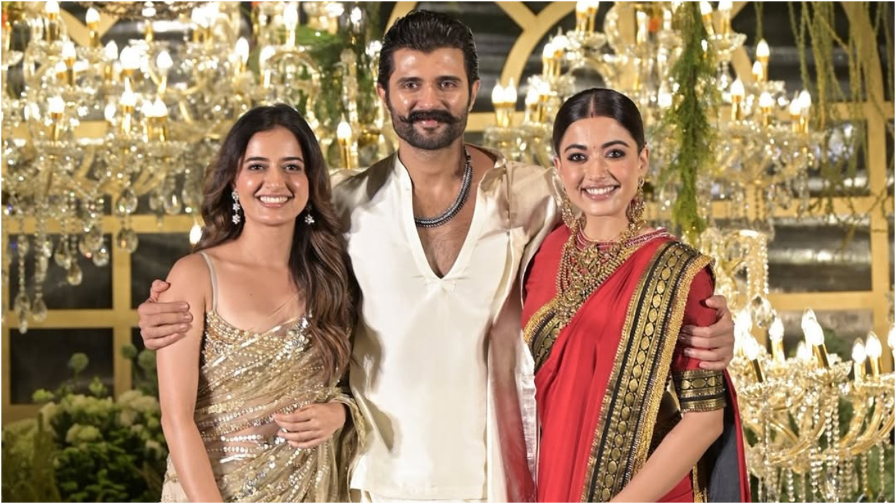 Photos: ರಶ್ಮಿಕಾ-ವಿಜಯ್ ದೇವರಕೊಂಡ ವೆಡ್ಡಿಂಗ್ ರಿಸೆಪ್ಷನ್; ಹೈದರಾಬಾದ್‌ನಲ್ಲಿ ನಡೆದ ಈ ಕಲರ್‌ಫುಲ್‌ ಸಮಾರಂಭಕ್ಕೆ ಯಾರೆಲ್ಲಾ ಬಂದಿದ್ರು? - Image 20