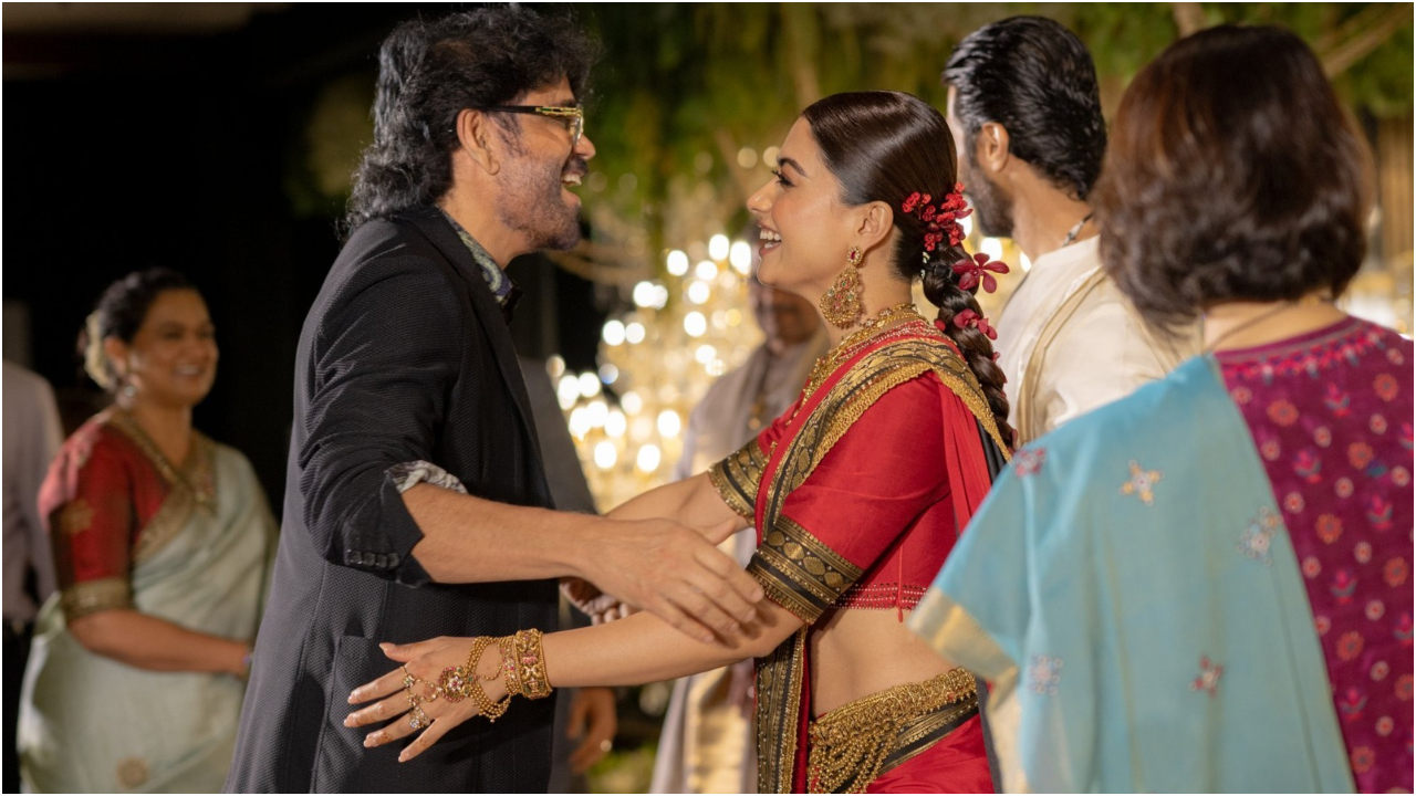 Photos: ರಶ್ಮಿಕಾ-ವಿಜಯ್ ದೇವರಕೊಂಡ ವೆಡ್ಡಿಂಗ್ ರಿಸೆಪ್ಷನ್; ಹೈದರಾಬಾದ್‌ನಲ್ಲಿ ನಡೆದ ಈ ಕಲರ್‌ಫುಲ್‌ ಸಮಾರಂಭಕ್ಕೆ ಯಾರೆಲ್ಲಾ ಬಂದಿದ್ರು? - Image 26