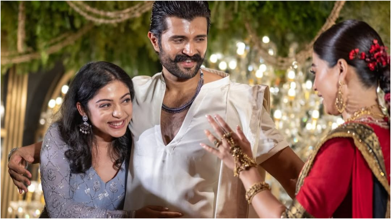 Photos: ರಶ್ಮಿಕಾ-ವಿಜಯ್ ದೇವರಕೊಂಡ ವೆಡ್ಡಿಂಗ್ ರಿಸೆಪ್ಷನ್; ಹೈದರಾಬಾದ್‌ನಲ್ಲಿ ನಡೆದ ಈ ಕಲರ್‌ಫುಲ್‌ ಸಮಾರಂಭಕ್ಕೆ ಯಾರೆಲ್ಲಾ ಬಂದಿದ್ರು? - Image 4