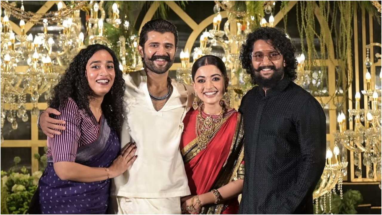 Photos: ರಶ್ಮಿಕಾ-ವಿಜಯ್ ದೇವರಕೊಂಡ ವೆಡ್ಡಿಂಗ್ ರಿಸೆಪ್ಷನ್; ಹೈದರಾಬಾದ್‌ನಲ್ಲಿ ನಡೆದ ಈ ಕಲರ್‌ಫುಲ್‌ ಸಮಾರಂಭಕ್ಕೆ ಯಾರೆಲ್ಲಾ ಬಂದಿದ್ರು? - Image 9