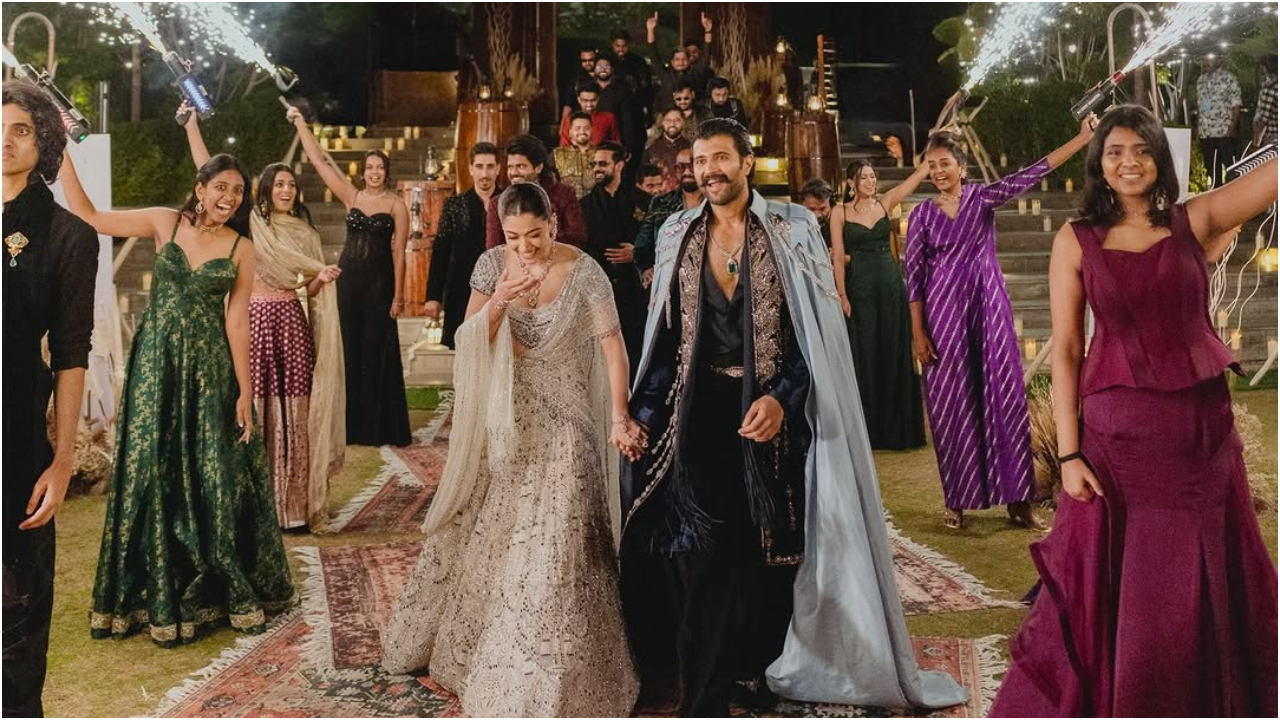 'ವಿರೋಶ್' ಸಂಗೀತ್ ಸಂಭ್ರಮದ ಫೋಟೋಗಳು ವೈರಲ್; ‌ʻಆ ರಾತ್ರಿ ನಮಗೆ ಮರೆಯಲಾಗದ ಮೋಜಿನ ಕ್ಷಣʼ ಎಂದ ರಶ್ಮಿಕಾ ಮಂದಣ್ಣ - Image 5