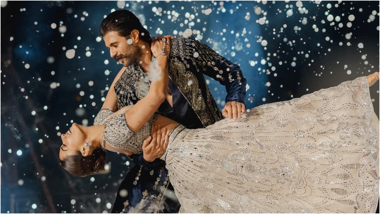 'ವಿರೋಶ್' ಸಂಗೀತ್ ಸಂಭ್ರಮದ ಫೋಟೋಗಳು ವೈರಲ್; ‌ʻಆ ರಾತ್ರಿ ನಮಗೆ ಮರೆಯಲಾಗದ ಮೋಜಿನ ಕ್ಷಣʼ ಎಂದ ರಶ್ಮಿಕಾ ಮಂದಣ್ಣ - Image 8