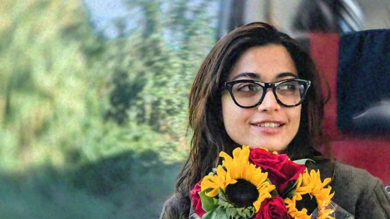 ರೋಮ್‌ನಲ್ಲಿ ಹೊಸ ವರ್ಷವನ್ನು ಸ್ವಾಗತಿಸಿದ ವಿಜಯ್‌ ದೇವರಕೊಂಡ - ರಶ್ಮಿಕಾ ಮಂದಣ್ಣ; ಫೋಟೋ ಹಂಚಿಕೊಂಡು ಸಿಕ್ಕಿಬಿದ್ದ ಜೋಡಿ! - Image 5