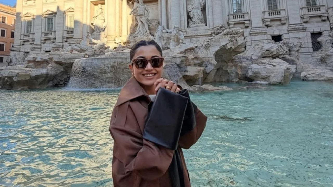 ರೋಮ್‌ನಲ್ಲಿ ಹೊಸ ವರ್ಷವನ್ನು ಸ್ವಾಗತಿಸಿದ ವಿಜಯ್‌ ದೇವರಕೊಂಡ - ರಶ್ಮಿಕಾ ಮಂದಣ್ಣ; ಫೋಟೋ ಹಂಚಿಕೊಂಡು ಸಿಕ್ಕಿಬಿದ್ದ ಜೋಡಿ! - Image 6