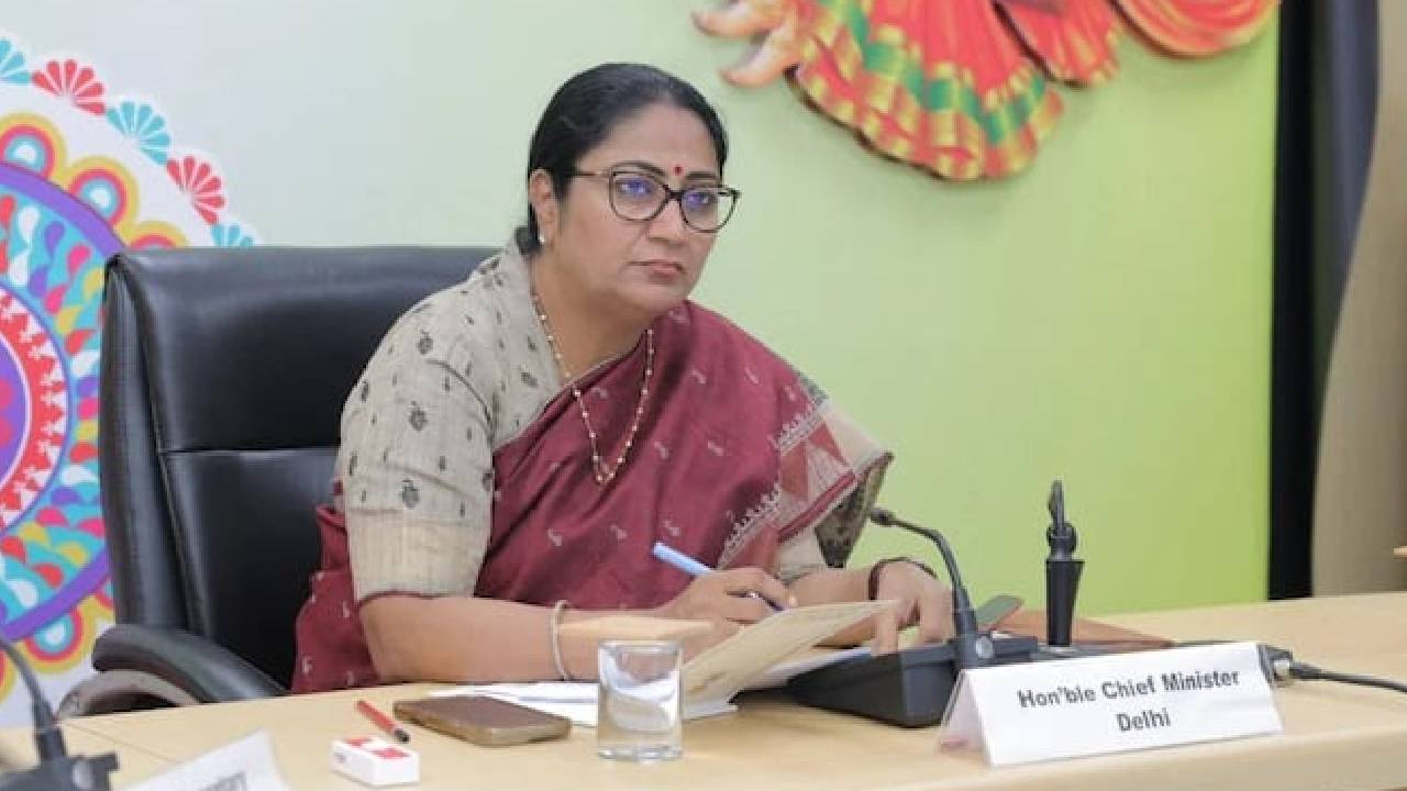 ಡೆಲ್ಲಿ ಸಿಎಂಗೆ ಕಪಾಳಮೋಕ್ಷ- ಕಿಡಿಗೇಡಿ ಅರೆಸ್ಟ್‌