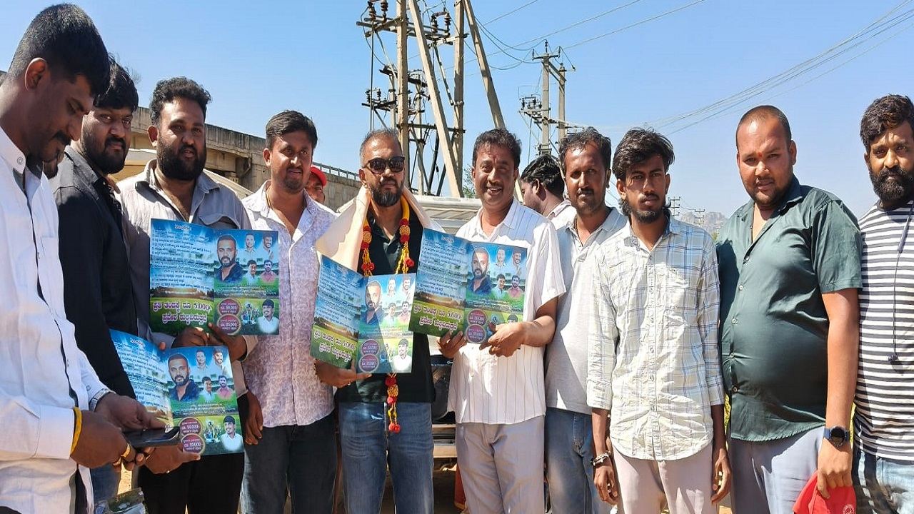 ಕಾಲೇಜಿನ ಒಳಾವರಣದಲ್ಲಿ ವಿದ್ಯಾರ್ಥಿಗಳಿಗೆ ಅನ್ನ ಬಡಿಸಲು ಅವಕಾಶ ಮಾಡಿ ಕೊಡಿ