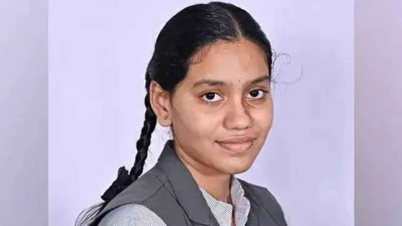 SSLC Exam 2 Result 2025: ಒಂದು ಅಂಕಕ್ಕಾಗಿ ಮತ್ತೊಮ್ಮೆ ಎಸ್‌ಎಸ್‌ಎಲ್‌ಸಿ ಪರೀಕ್ಷೆ ಬರೆದು ಟಾಪರ್‌ ಆದ ಶಿವಮೊಗ್ಗದ ವಿದ್ಯಾರ್ಥಿನಿ!