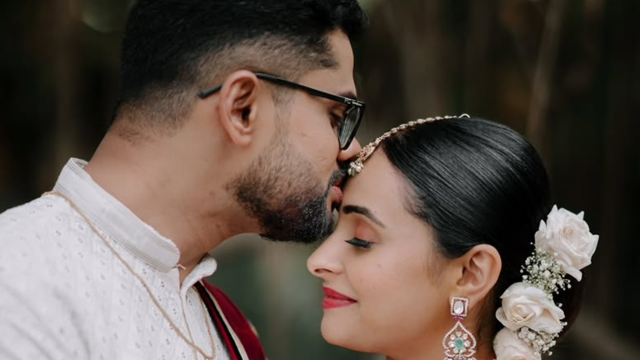 ಅದ್ಧೂರಿಯಾಗಿ ಎಂಗೇಜ್‌ಮೆಂಟ್‌ ಮಾಡಿಕೊಂಡ ʻಪುಟ್ಟಕ್ಕನ ಮಕ್ಕಳುʼ ನಟಿ ಸಂಜನಾ ಬುರ್ಲಿ; ಇಲ್ಲಿವೆ ನಿಶ್ಚಿತಾರ್ಥದ ಫೋಟೋಗಳು - Image 5